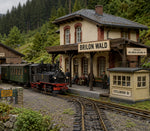 Lade das Bild in den Galerie-Viewer, LGB Bahnhof BRILON 1:22,5 Epoche III 1960er Gartenbahn Aufkleber Beschriftung
